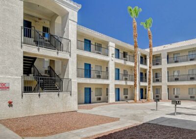 Kensington Suites | Short-Term Rentals Long-Term Living in Las Vegas | Courtyard